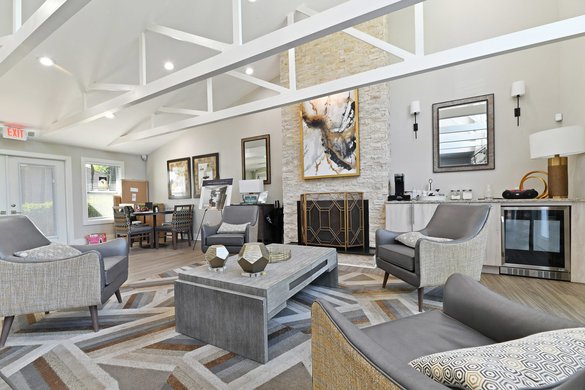 clubhouse at Premier Apartments located in Austell, GA