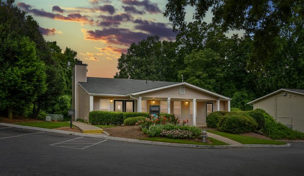exterior view at Premier Apartments located in Austell, GA